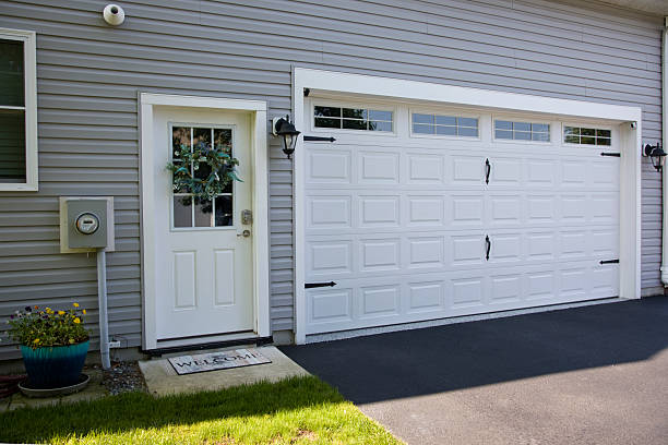 24/7 Emergency Garage Door Panel Replacement experts in Mickleton, NJ